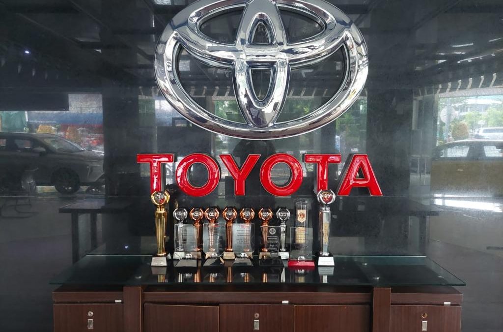Menolak punah toyota kijang innova reborn terbaru meluncur di india